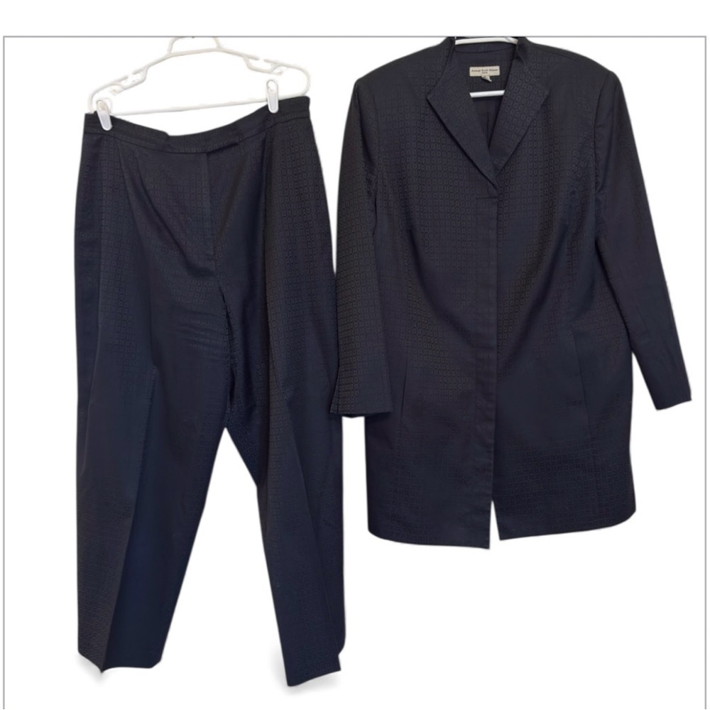 Amanda Smith Woman Plus Size Suit Set – Size 18W – Longline Jacket & Trousers